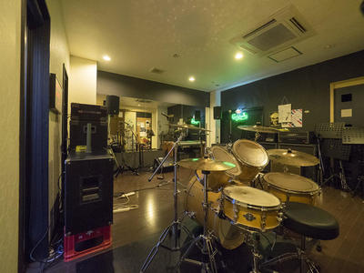 Robbins Nest01.jpg
