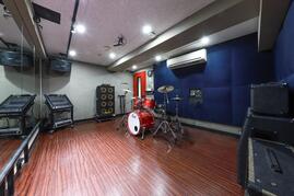 2602_shinjuku_B1st-1.jpg